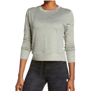 Vuori long sleeved crew size small